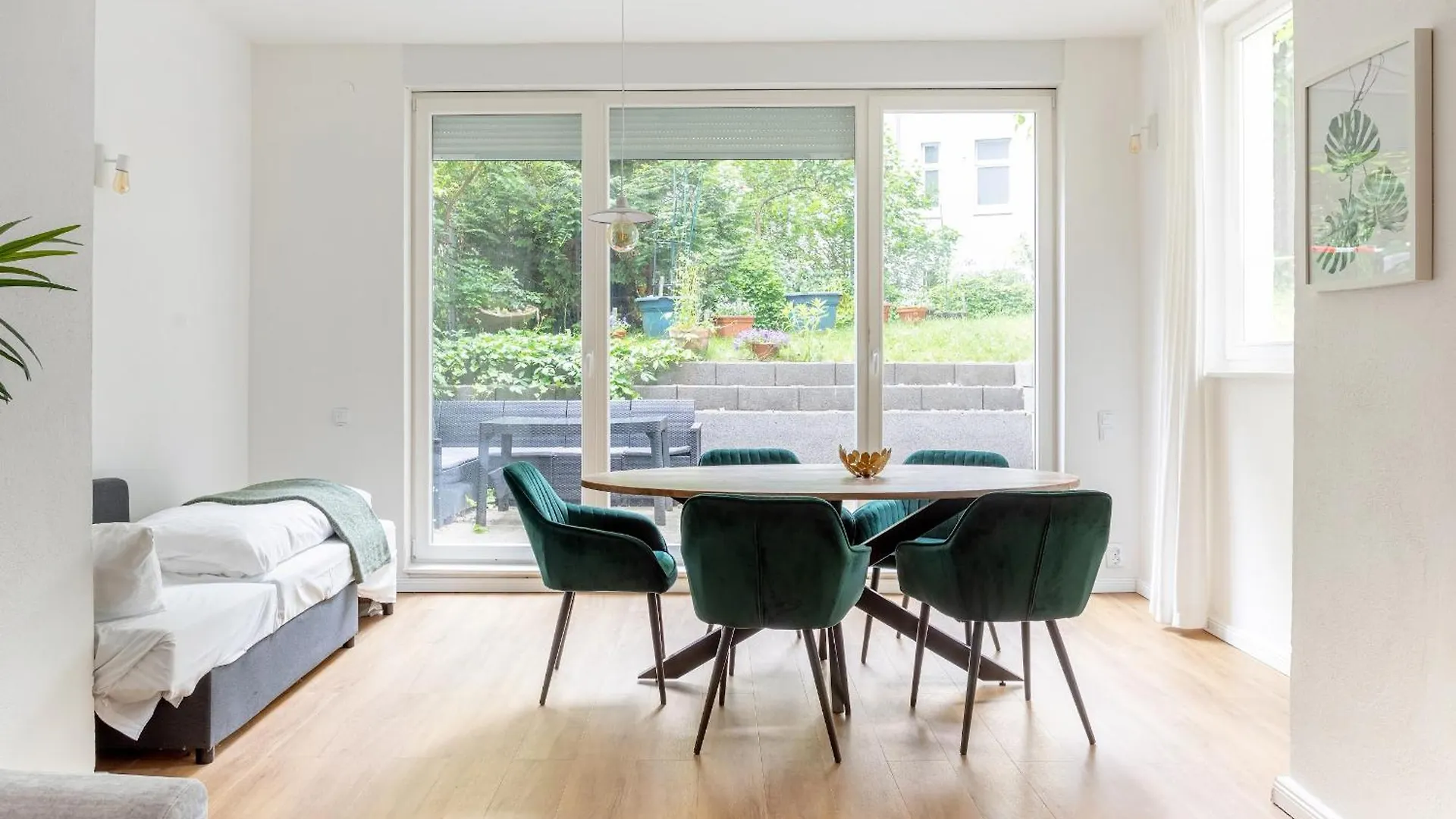 Global Living - Design Apartment I Central I Beamer I Kitchen I Terrace I Berlijn Duitsland