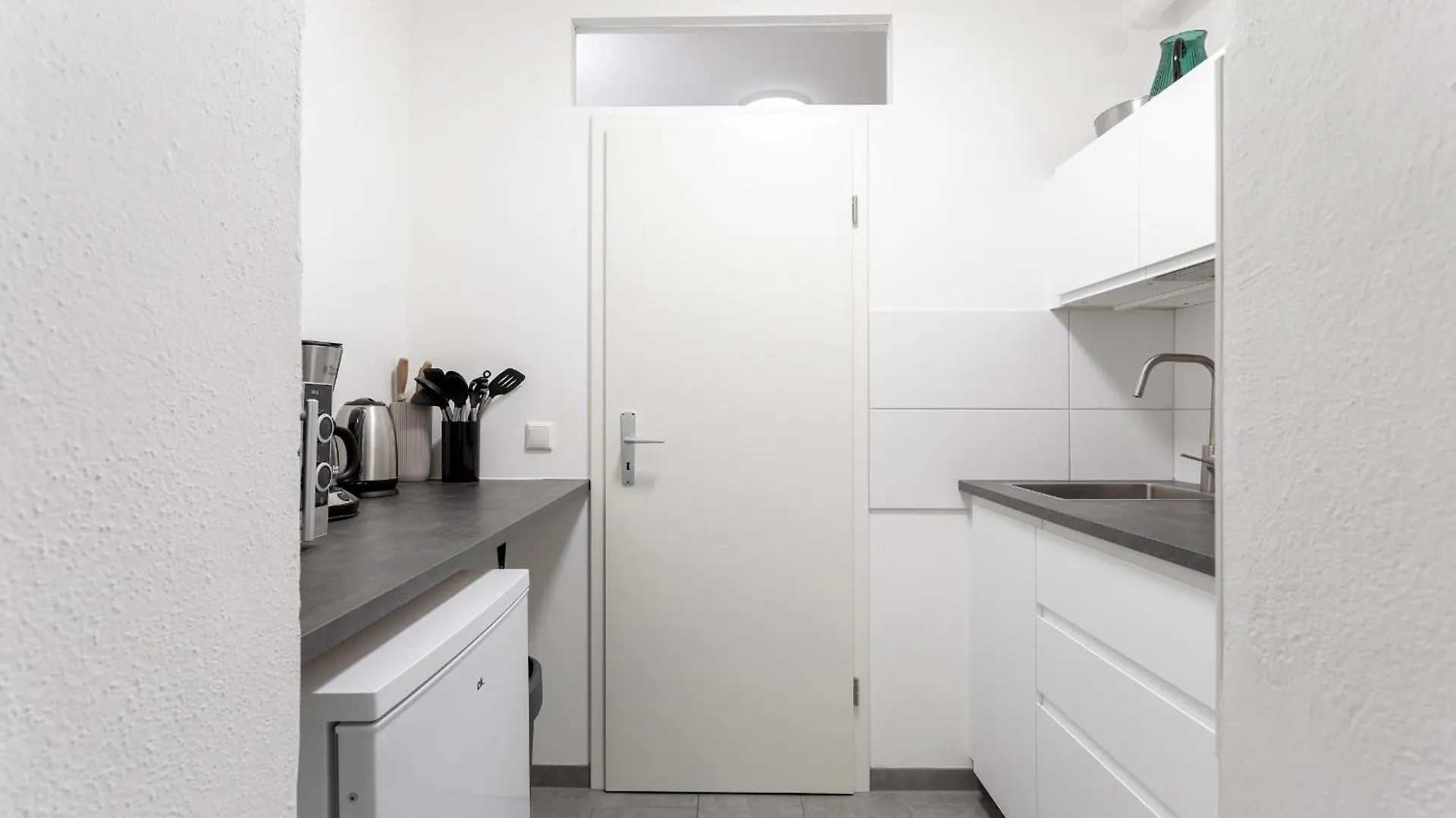 Global Living - Design Apartment I Central I Beamer I Kitchen I Terrace I Berlijn