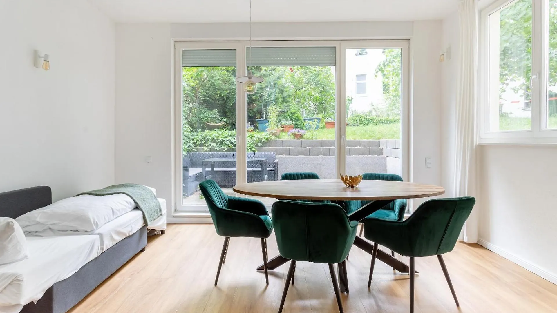 Global Living - Design Apartment I Central I Beamer I Kitchen I Terrace I Berlin